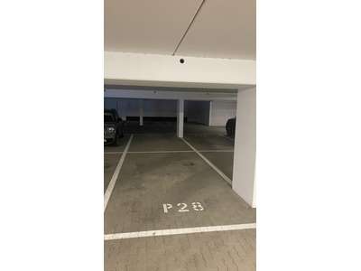 **Tiefgaragenstellplatz zu vermieten**