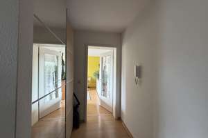Attraktive Kapitalanlage in grüner Lage – Helle DG-Wohnung mit Balkon – Die vollständige Adresse der Immobilie erhältst du vom Anbieter., 12621 Kaulsdorf, Berlin – Vorschaubild 2