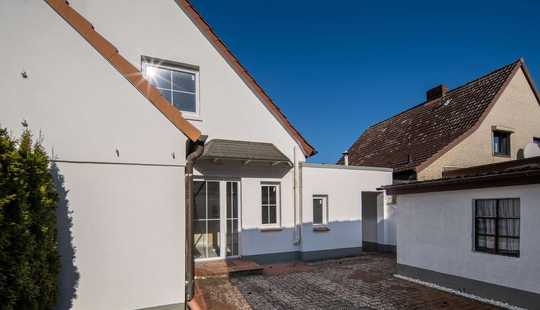 Bild von Kernsaniert vorbereitet: Doppelhaushälfte nahe Außenmühlenteich – gestalte dein Zuhause!