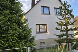 Zweifamilienhaus mit wunderschönem Garten, Doppelgarage und großem bebaubarem Grundstück – Die vollständige Adresse der Immobilie erhältst du vom Anbieter., 65817 Eppstein – Vorschaubild 3