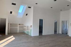 Das etwas andere Dachgeschoss: 3-Zimmer-Dachgeschosswohnung mit Einbauküche und Balkon – Die vollständige Adresse der Immobilie erhältst du vom Anbieter., 80995 Lerchenau-West, München – Vorschaubild 3