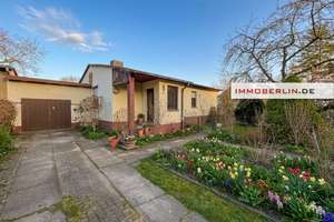 IMMOBERLIN.DE - Charmanter Bungalow mit Gestaltungspotenzial, Südwestgarten & Garage – Die vollständige Adresse der Immobilie erhältst du vom Anbieter., 14513 Teltow – Vorschaubild 2