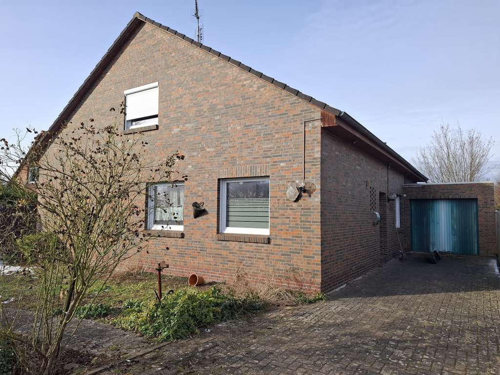 Immobilie in Edewecht - Viel Platz für die ganze Familie: Solides Einfamilienhaus mit 6 Zimmern in Edewecht - Bild 2