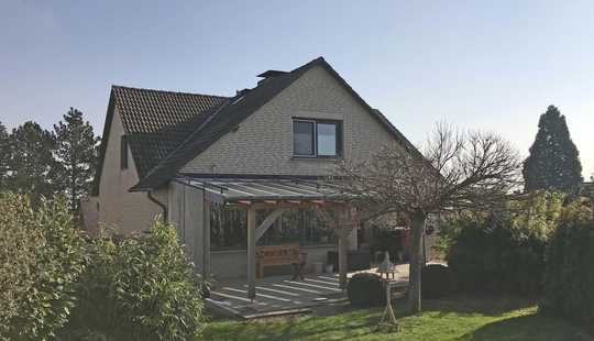 Bild von Repräsentatives Einfamilienhaus mit Garage in Hetjershausen