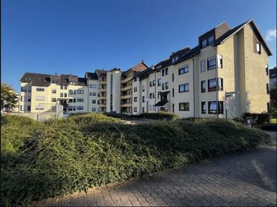 Barrierefreie 2-Zimmer-Dachgeschosswohnung mit Einbauküche + Tiefgaragenstellplatz in Homburg-Erbach