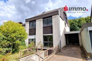 Großes, modernisierungsbedürftiges Einfamilienhaus mit 5 Schlafzimmern und drei Bädern in Richterich – Die vollständige Adresse der Immobilie erhältst du vom Anbieter., 52072 Richterich, Aachen – Vorschaubild 1