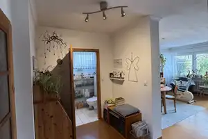 Familienfreundliche Doppelhaushälfte mit Gartenidylle – Würzburg (Kreis) – Vorschaubild 4