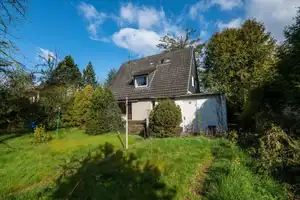 ! Einfamilienhaus auf großem Grundstück und viel Potenzial ! – Pinneberg (Kreis) – Vorschaubild 2
