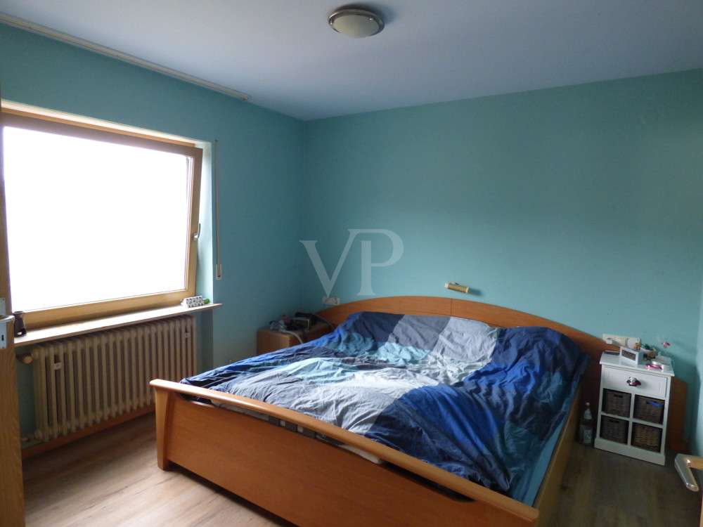 Immobilie in Kinding - Preisreduzierung:
Wohnraum satt!
Einfamilienhaus, Dachgeschosswohnung, angeschlossener Gasthof mit - Bild 13