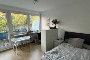Möblierte 1-Zimmer Wohnung gegenüber vom KIT. Vermietung nur an Studenten  – Waldhornstraße 4, 76131 Karlsruhe – Vorschaubild 1