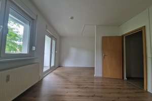 Bequem wohnen im Erdgeschoss – ideal für ein ruhiges Zuhause – Zerbster Straße 31, 6124 Westliche Neustadt, Halle (Saale) – Vorschaubild 2