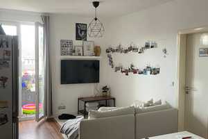 Exklusive 2-Zimmer-Wohnung mit Einbauküche in Düsseldorf – Düsseldorf – Vorschaubild 1