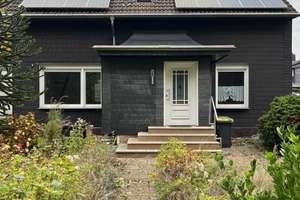 Freistehendes Einfamilienhaus mit Garage, Büro und Garten in ruhiger Lage von Wuppertal-Barmen – Die vollständige Adresse der Immobilie erhältst du vom Anbieter., 42281 Barmen, Wuppertal – Vorschaubild 1