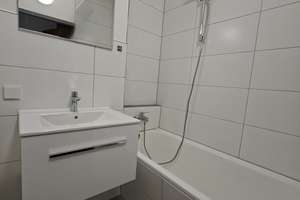 Fernwärme, Top-Lage, Balkon, neues Bad, EBK – Nürnberger Straße 54, 85055 Nordost, Ingolstadt – Vorschaubild 1