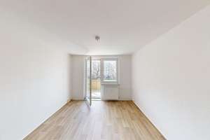 2-Raum-Wohnung mit Balkon nahe Stadtpark – Stollberger Str. 37, 9119 Kapellenberg, Chemnitz – Vorschaubild 1