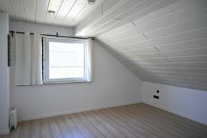 Charmante Dachwohnung mit sonniger Dachterrasse – Die vollständige Adresse der Immobilie erhältst du vom Anbieter., 45357 Dellwig, Essen – Vorschaubild 7