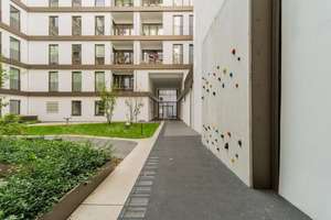 Bezugsfreie helle 3-Zimmerwohnung mit 2 Badezimmern und Loggia in sehr zentraler Lage in Mitte – Schützenstraße 41, 10117 Mitte (Ortsteil), Berlin – Vorschaubild 15