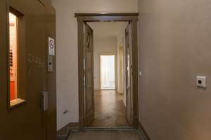 Sanierungsbedürftiger Altbau mit guter Substanz (kein Milieuschutz, kein Denkmalschutz) – Die vollständige Adresse der Immobilie erhältst du vom Anbieter., 10965 Tempelhof, Berlin – Vorschaubild 2