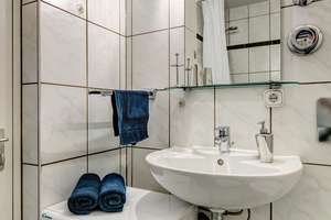 Möbliert: Zentrale Lage: moderne 2-Zimmer Wohnung  – Die vollständige Adresse der Immobilie erhältst du vom Anbieter., 80798 Josephsplatz, München – Vorschaubild 7