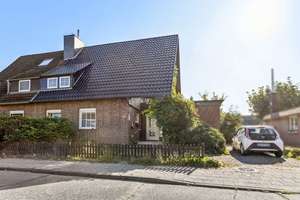 Doppelhaushälfte mit viel Potenzial auf großzügigen Grundstück in Lüssum-Bockhorn