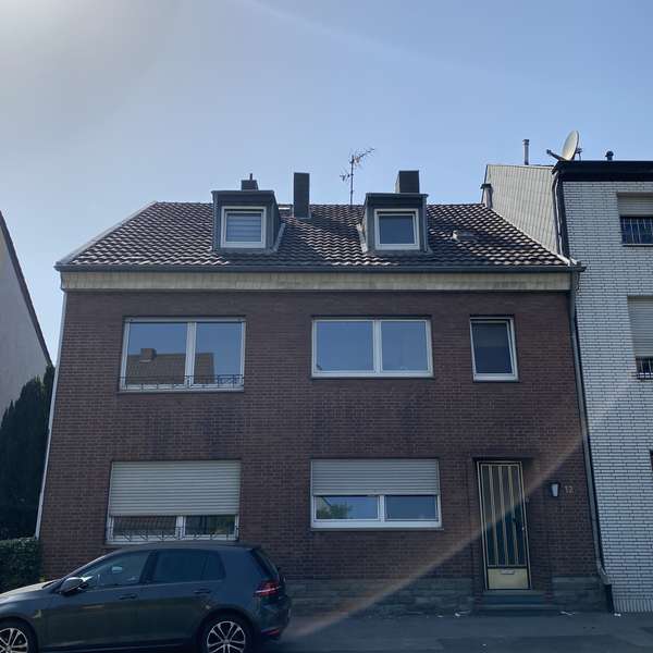 *** frisch renovierte 3-Zimmer-Wohnung - Echtholzparkett - Süd/West Balkon - Naturgarten ***