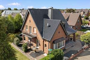 Exklusiv saniertes Traumhaus auf großzügigem Grundstück-Einziehen und Wohlfühlen! – Die vollständige Adresse der Immobilie erhältst du vom Anbieter., 47652 Weeze – Vorschaubild 1