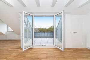 Erstbezug nach Sanierung - charmante 2 Zimmer Dachgeschoss Wohnung – Die vollständige Adresse der Immobilie erhältst du vom Anbieter., 81549 Obergiesing, München – Vorschaubild 2