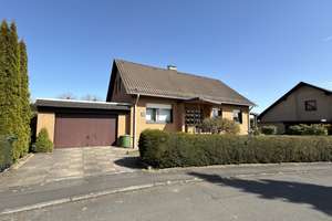 Freistehendes Einfamilienhaus mit Wintergarten und großem Grundstück - KEINE KÄUFERPROVISION ! – Die vollständige Adresse der Immobilie erhältst du vom Anbieter., 34225 Baunatal – Vorschaubild 1