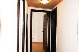 Schöne 5 Zimmer Wohnung, renoviert - mit Einbauküche und Gäste WC – Strelitzstraße 2, 12105 Mariendorf, Berlin – Vorschaubild 2