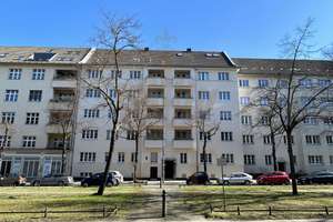 2-Zi-Altbau-Wohnung | Einbauküche | Parkett | Süd-Balkon | in Berlin-Westend – Die vollständige Adresse der Immobilie erhältst du vom Anbieter., 14052 Westend, Berlin – Vorschaubild 1