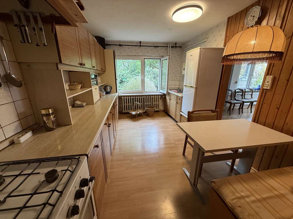 Immobilie in Sömmerda - Einfamilienh. mit  1867 m² Grundstück  u. zwei kleineren Gebäuden zu  verkaufen! - Bild 3