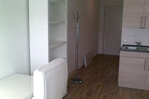 Stilvolle, neuwertige 1-Zimmer-Wohnung mit Balkon und Einbauküche in Erlangen-Bruck – Äußere Brucker Straße 163, 91058 Schönfeld, Erlangen – Vorschaubild 2