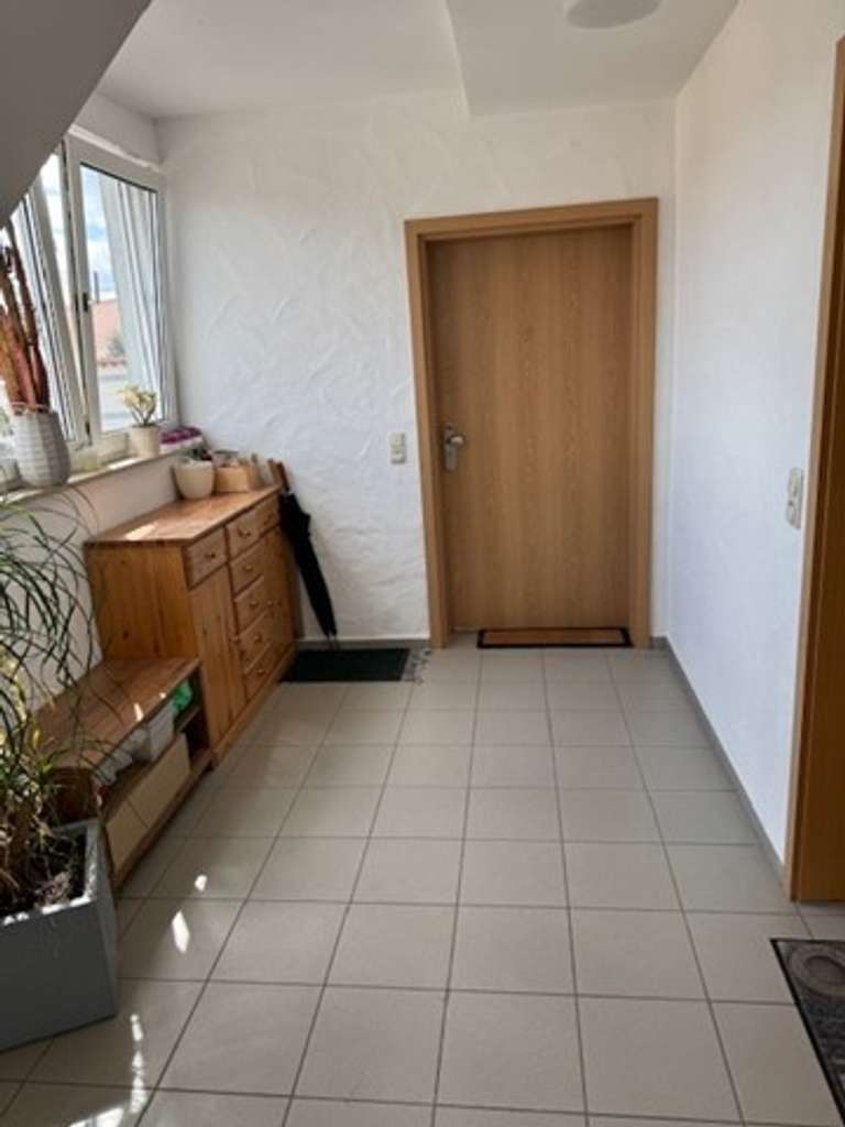 Immobilie in Nesse-Apfelstädt - Helle 2,5 Zimmer-Maisonette-Wohnung mit Südbalkon und TG-Stellplatz - Bild 2