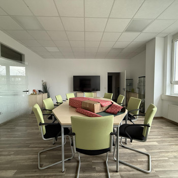 Büro mit guter Ausstattung in Köln-Ossendorf! Kurzfristig verfügbar!