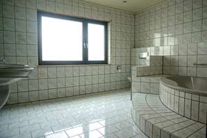 250 qm bewohnbare Fläche, 525 qm Grundstück, Garage und Wohnkeller – Die vollständige Adresse der Immobilie erhältst du vom Anbieter., 69190 Walldorf – Vorschaubild 5