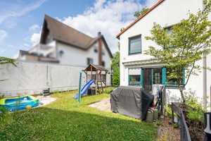 Familienfreundliche Doppelhaushälfte mit pflegeleichtem Garten – Köln – Vorschaubild 17