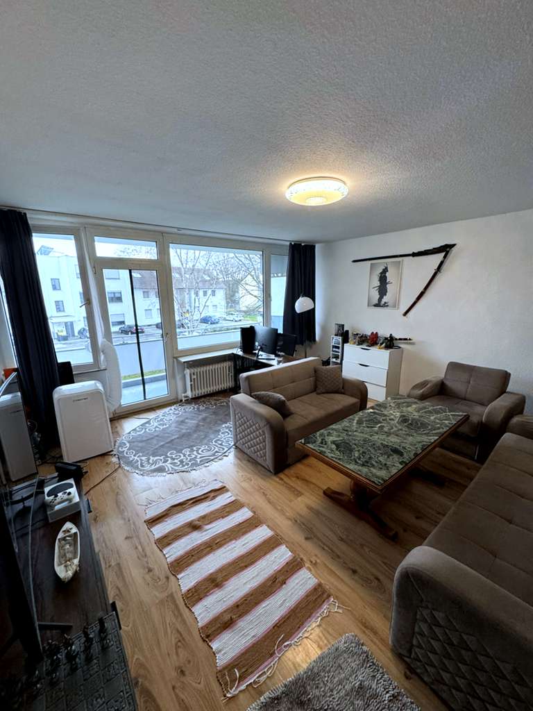 Immobilie in Niederkassel - Teilsanierte 3-Zimmer-Whg. mit 73m2 & zwei Loggien - Ideal für Kapitalanleger - Bild 1