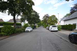 Modernisierte Doppelhaushälfte | Garage | Sonnengarten | ruhige Lage – Neuss (Rhein-Kreis) – Vorschaubild 1