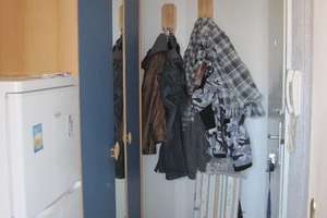 Kleine, gemütliche Studiowohnung, Nähe FH, 1 Zimmer , Kn, Tageslichtbad mit Badewanne und Fenster – Rossstrasse 124, 40476 Golzheim, Düsseldorf – Vorschaubild 4