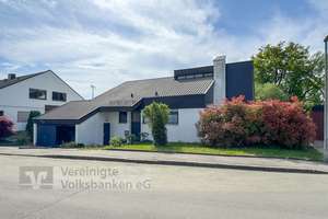 Einfamilienhaus mit Einliegerwohnung /Terrasse auf großem Grundstück sucht Familie . – Die vollständige Adresse der Immobilie erhältst du vom Anbieter., 72766 Reicheneck, Reutlingen – Vorschaubild 2