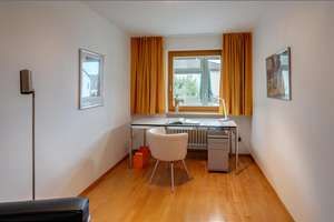 Möbliert: Ruhige 3-Zimmer Wohnung mit Wintergarten und Balkon  – Die vollständige Adresse der Immobilie erhältst du vom Anbieter., 81476 Forstenried, München – Vorschaubild 7