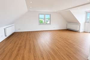 Erstbezug nach hochwertiger Sanierung – Exklusive 3-Zimmer-Wohnung mit Traumbad und Balkon in Brauns