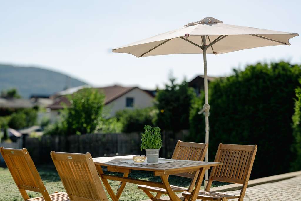 Immobilie in Bürgstadt - 3-Fam. mit Ferienwohnung, PV-Anlage u. Grundstück - Bild 0