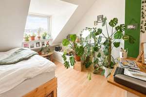 Mitten im Stadtleben und dennoch den Weitblick genießen – attraktive Etagenwohnung mit Charme