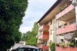Ideale Kapitalanlage: Vermietete 2-Zimmer-Dachwohnung mit Stellplatz in Fürth-Stadeln – 90765 Stadeln, Herboldshof, Mannhof, Fürth – Vorschaubild 2