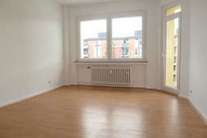 Frisch renovierte 3-Zimmer-Wohnung mit Balkon – Brunnenstraße 6, 40223 Düsseldorf – Vorschaubild 4