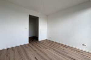 3-Zimmer-Dachgeschoss-WHG  -  Mitten in der Stadt!! – Sachaustraße 10, 24114 Südfriedhof, Kiel – Vorschaubild 8