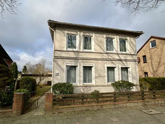 Charmantes Einfamilienhaus aus der Jahrhundertwende mit Baulandreserve (RÖMBKE IMMOBILIEN KG)