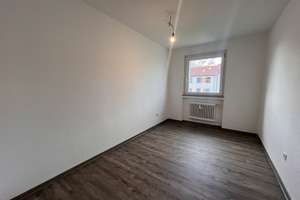 Frisch renovierte 4-Zimmer-Wohnung im 2. Obergeschoss mit großem Balkon – In der Dodesheide 142, 49088 Dodesheide, Osnabrück – Vorschaubild 5