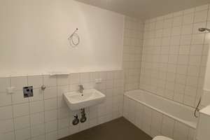1 Zimmerwohnung mit WBS besonderem Wohnbedarf! – Dolgenseestr. 9a, 10319 Friedrichsfelde, Berlin – Vorschaubild 7